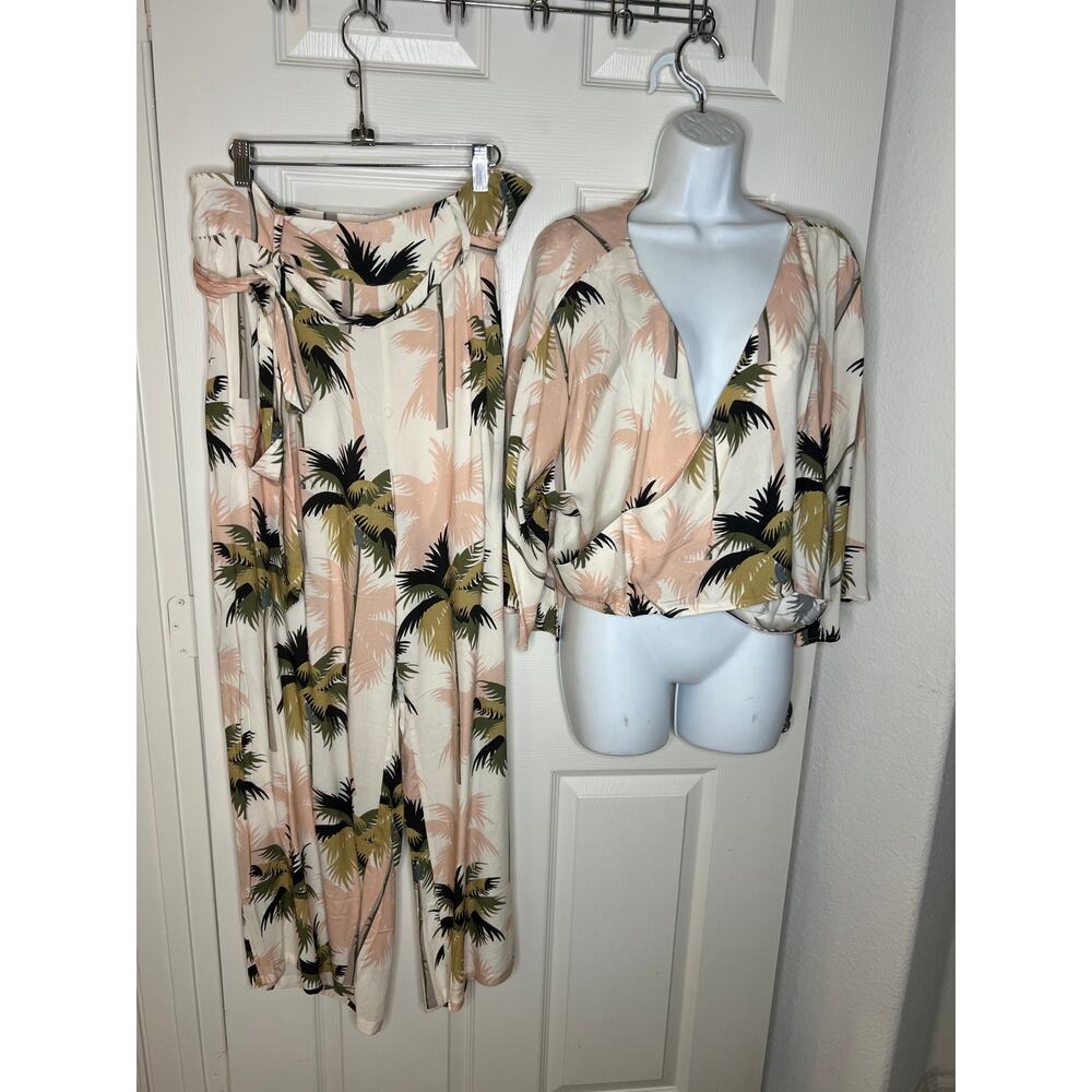 Soncy Women's Palm Leaf Outfit - Crop Top/Pants NEW ~ Size 1 (14/16)